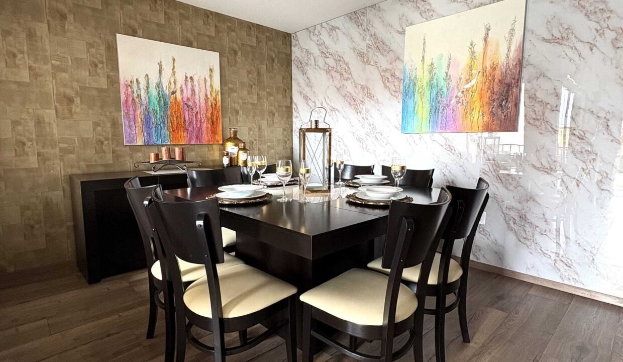 real-madeira-montesino-interiores-comedor-mesa-cuadros